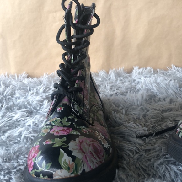 Mossimo boots - Picture 5 of 5